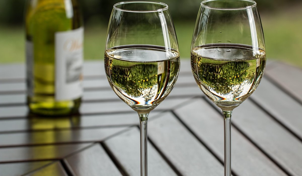 Hosting a Blind Tasting with Italian Wines